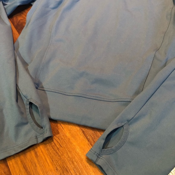 Yogalicious Lux cross train everyday half zip. Size Large. Had thumb holes. - Picture 3 of 9